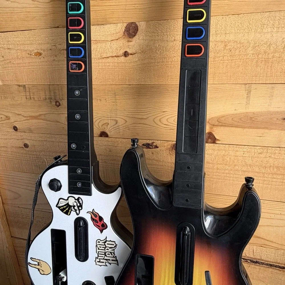 Lot Of 2 Guitar Hero Nintendo Wii UNTESTED Les Paul Sunburst White Strap Parts